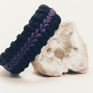 Handmade paracord bracelet